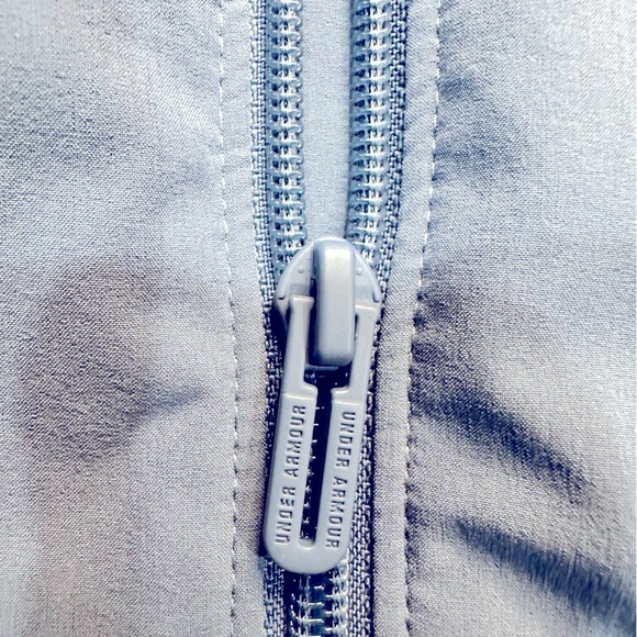Under Armour Black Zip-Up small loose fit - Picture 10 of 10